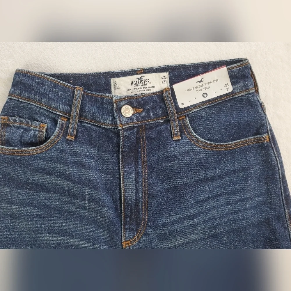 Hollister Ultra High-Rise Dad‎ Jeans Size 25